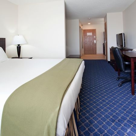 Holiday Inn Express Hotel & Suites Torrington By Ihg Habitación foto